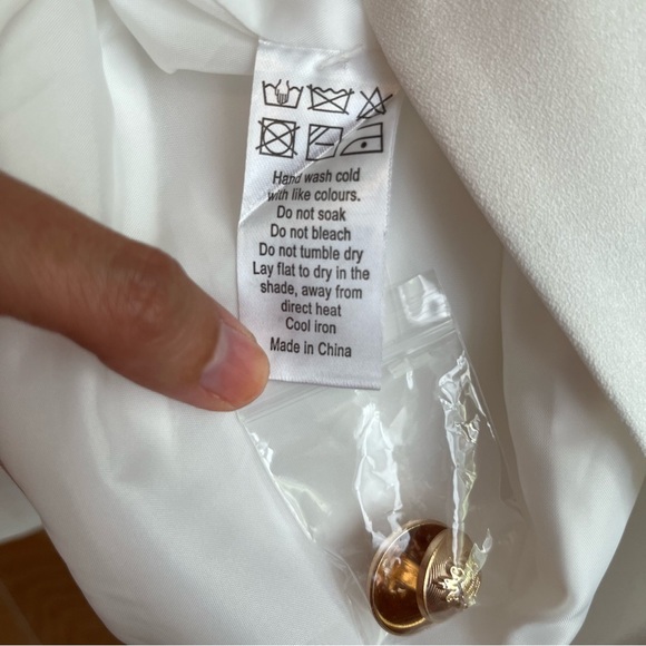 Lioness Palermo White Blazer Gold Buttons Size Large NWT - Picture 11 of 15